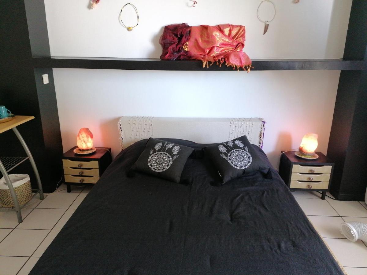 Jolie Chambre Climatisee Avec Balcon Chez L'Habitant Saint Pierre Luaran gambar