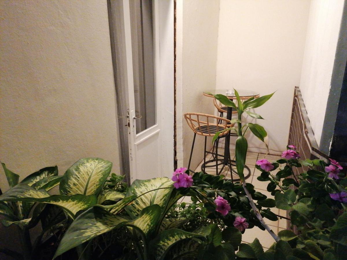 Jolie Chambre Climatisee Avec Balcon Chez L'Habitant Saint Pierre Luaran gambar
