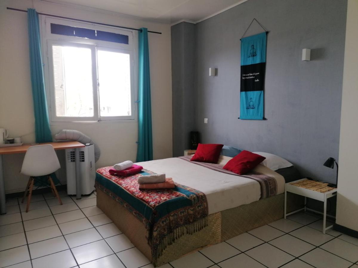 Jolie Chambre Climatisee Avec Balcon Chez L'Habitant Saint Pierre Luaran gambar