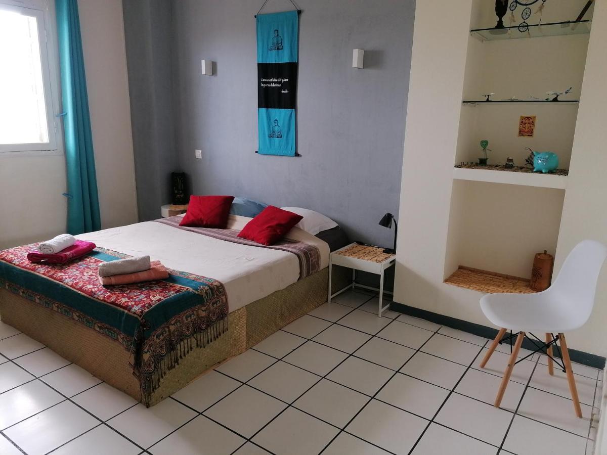 Jolie Chambre Climatisee Avec Balcon Chez L'Habitant Saint Pierre Luaran gambar